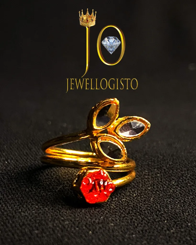 Gul-e-Taj Antique Ring.webp